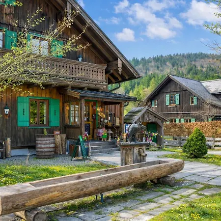 Lodge Blaa Alm *