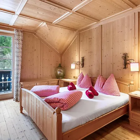 Blaa Alm Lodge *