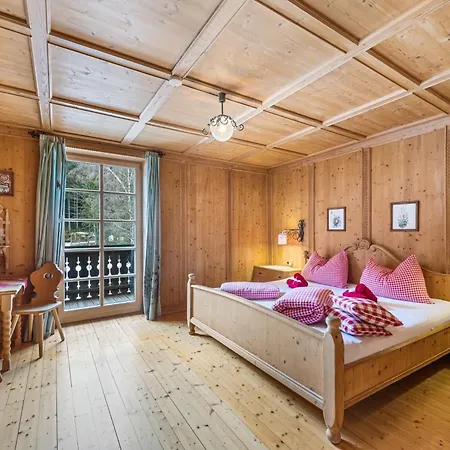 Blaa Alm Lodge *
